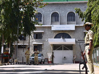 बंदीवान अमली पदार्थांचे सेवन करत असल्याचे उघड