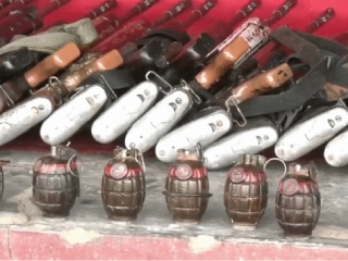 Manipur Weapons Seized : मणीपूरमध्ये राबवलेल्या शोधमोहिमेत मोठ्या प्रमाणात शस्त्रसाठा जप्त