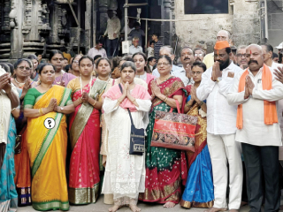 हिंदु राष्ट्राच्या स्थापनेला बळ मिळण्यासाठी श्री महालक्ष्मीदेवीला साकडे !