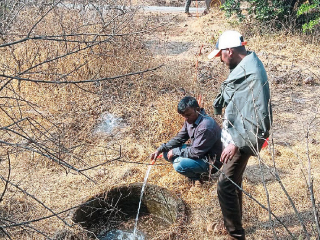 कास (सातारा) परिसरात वन्यप्राण्यांसाठी ४० हून अधिक पाणवठ्यांची निर्मिती !