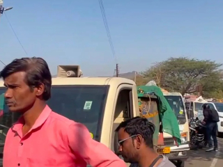 सातारा नगर परिषदेच्या घंटागाड्या जकातवाडी ग्रामस्थांनी रोखल्या !