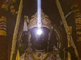 Ramlala Surya Tilak : श्रीरामलल्लाच्या माथ्यावर ९ मिनिटे सूर्यकिरणांचा तेजस्वी स्पर्श !