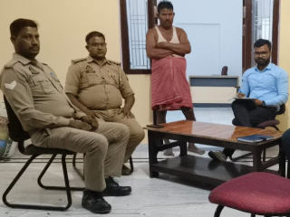 उत्तरप्रदेशात समाजवादी पक्षाच्या कार्यकर्त्याच्या घरी सापडले १ सहस्र ४०० लीटर पेट्रोल आणि डिझेल !