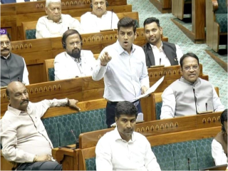 काँग्रेसमुळे भारतात नक्षलवाद फोफावला !