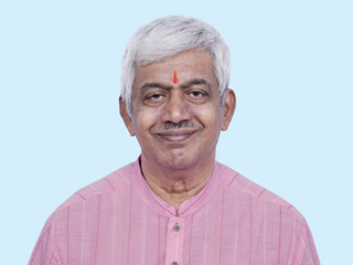 इतरांचा विचार करणारे आणि सच्चिदानंद परब्रह्म डॉ. आठवले यांच्याप्रती भाव असलेले म्हार्दोळ, गोवा येथील ६१ टक्के आध्यात्मिक पातळीचे श्री. परशुराम प्रभुदेसाई अन् सौ. पूनम प्रभुदेसाई !