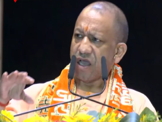 दरोडेखोरांना चित्रपटांत नायक बनवू नका, पिढ्या बिघडतील ! – Yogi Adityanath
