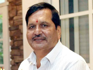 Mangalprabhat Lodha On Jainism : जैन समाज हिंदु असून त्याला मिळालेला ‘अल्पसंख्यांक’ दर्जा फेकून द्यायला हवा !
