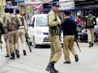 Lashkar Terrorists Arrest : काश्मीरमध्ये २ पाकिस्तानी आतंकवाद्यांना अटक : एक जण १६ वर्षांपासून पसार