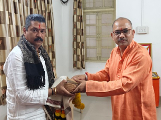 श्री संत ज्ञानेश्वर महाराज संस्थानचे योगी निरंजन नाथ यांची सनातनच्या मिरज आश्रमास सदिच्छा भेट !