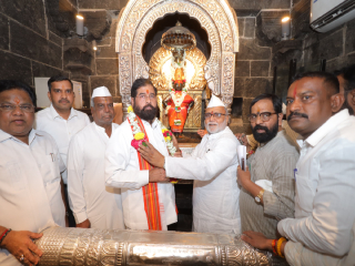 उपमुख्यमंत्री एकनाथ शिंदे यांनी घेतले श्री विठ्ठल-रुक्मिणी मातेचे दर्शन !
