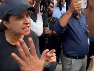वाहतुकीच्या नियोजनाअभावी मुंबईतील ‘जनआक्रोश महिला पदयात्रे’त वाहतूककोंडी : नागरिक संतप्त !