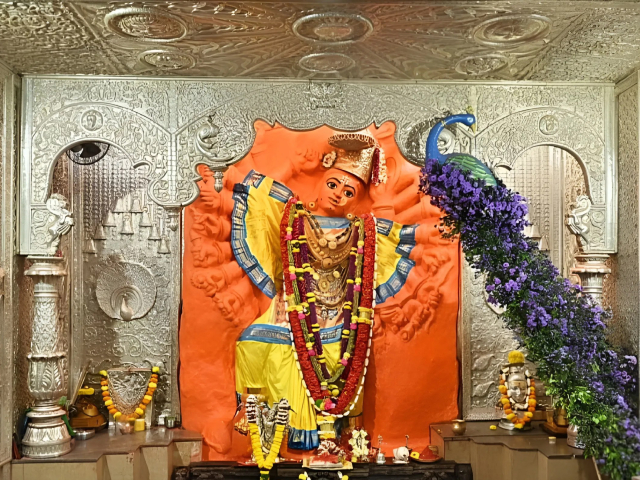 सप्तशृंगी गडावरील मंदिराच्या नक्षीकामातील साडेबावीस किलो चांदी गहाळ !