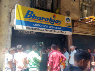 उरण येथील ‘शकुंतला भारत गॅस’ आस्थापनावर काळाबाजार केल्याप्रकरणी कारवाई !