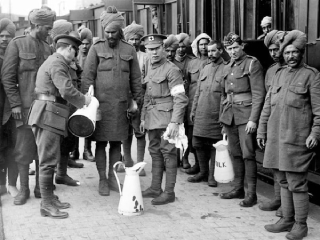 WW1 Indian Soldiers : पहिल्या महायुद्धात प्राण गमावलेल्या ३३ सहस्र भारतीय सैनिकांना मानले ‘हुतात्मा’ !