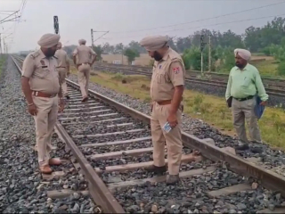 Patiala Blast : पंजाबमधील पतियाळात रेल्वे ट्रॅकवर बाँब ठेवतांनाच झाला स्फोट