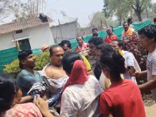 Chhattisgarh Pastor Beaten : बस्तर (छत्तीसगड) – हिंदूंचे धर्मांतर केल्याच्या प्रकरणी संतप्त गावकर्‍यांनी पाद्र्याला चोपले !