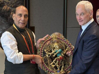 राजनाथ सिंह यांनी घेतली चीन आणि रशिया यांच्या संरक्षण मंत्र्यांची भेट !