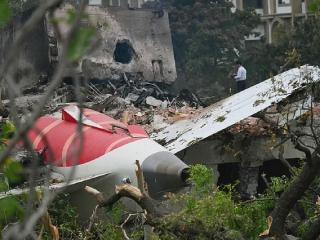 Air India Crash : अपघातामागे लिथियम बॅटरीतील बिघाड असल्याचा वैमानिकांच्या संघटनेचा दावा