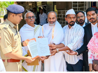 राष्ट्रगुरु समर्थ रामदासस्वामींसह राष्ट्रपुरुषांचा अवमान करणार्‍यांवर गुन्हा नोंद करा !