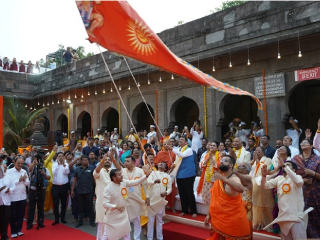 नाशिक येथे श्री काळाराम मंदिरात धर्मध्वज उभारणी सोहळा पार पडला !