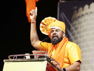 लक्षावधी रुपये देऊन महाराष्ट्र सरकारकडून आक्रमणकर्त्या औरंगजेबाच्या कबरीचे उदात्तीकरण का ?
