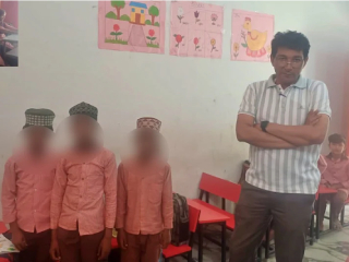 संभल (उत्तरप्रदेश) येथील सरकारी शाळेत मुसलमान शिक्षक हिंदु विद्यार्थ्यांना देत होते इस्लामी शिक्षण !