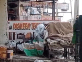 पंचकुला (हरियाणा) येथे बर्फाच्या लादीवर लघवी करून त्याची विक्री !