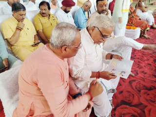 हिंदु जनजागृती समितीचे राष्ट्रीय मार्गदर्शक सद्गुरु डॉ. चारुदत्त पिंगळे यांचे मध्यप्रदेशमध्ये हिंदु राष्ट्र संपर्क अभियान !