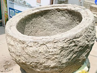 पंढरपुरातील श्री विठ्ठल-रुक्मिणी मंदिरात ४०० वर्षांपूर्वीचा शिवकालीन दगडी रांजण सापडला !