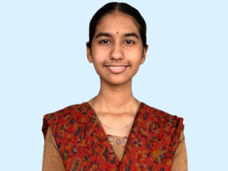 शिकण्याची वृत्ती आणि नामजपाची आवड असलेली ५६ टक्के आध्यात्मिक पातळीची पुणे येथील कु. मृणाल नीलेश जोशी (वय १४ वर्षे) !