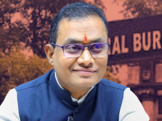 लातूर येथील आर्.सी.सी. शिकवणीवर्गाचा संचालक शिवराज मोटेगावकर याला अटक