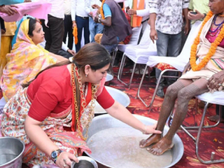 छत्तीसगडमध्ये २०० गरीब आदिवासींची ‘घरवापसी !