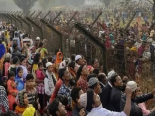 Bangladeshi Illegal Migrants : बंगालमध्ये भाजप सरकारच्या भीतीने बांगलादेशी पुन्हा त्यांच्या देशात पळू लागले