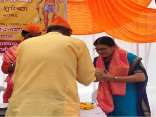 छत्रपती संभाजीनगर येथे ‘उल्कानगरी मित्र मंडळा’कडून सनातनच्या साधिकेचा सत्कार !