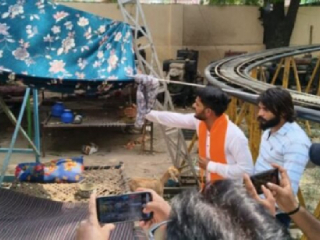मेरठ (उत्तरप्रदेश) : गदा खान याने बकरी ईदला दुर्गामंदिरात शिजवले बोकडाचे मांस !
