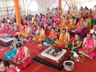 कोथरूड (पुणे) येथे ‘अमळनेरकर महाराज सेवा संघा’च्या वतीने भव्य ‘नऊकुंडी दत्तयाग’ आणि ‘वायनदान’ पूर्णाहुतीने सोहळा पार पडला !