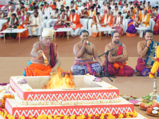 मुंबई येथे सनातन संस्थेच्या वतीने झालेला भव्य दिव्य आणि चैतन्याची अनुभूती देणारा दशमहाविद्यांपैकी एक श्री राजमातंगीदेवीचा ‘श्री राजमातंगी महायज्ञ’ !