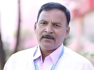 आरोपी पी.व्ही. कुलकर्णी यांच्या बीडमधील अनधिकृत बांधकामावर कारवाई !
