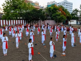 मुलींमध्ये शौर्य आणि आत्मविश्वास निर्माण करण्यासाठी स्वसंरक्षण प्रशिक्षण आवश्यक ! – प्रा. (सौ.) ज्योती वाघमारे, खासदार, शिवसेना