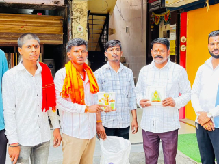 जिन्यामध्ये थुंकू नये म्हणून लावलेल्या देवतांच्या टाईल्स पोलीस प्रशासनाच्या साहाय्याने काढल्या !