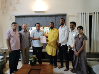 ‘महाराष्ट्र देवस्थान इनाम निर्मूलन प्रारूप अधिनियम २०२६’ कायदा रहित करा ! – महाराष्ट्र मंदिर महासंघाचे ठिकठिकाणी निवेदन