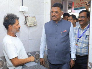 अमरावती मध्यवर्ती बसस्थानकाची दुरवस्था पाहून परिवहनमंत्री प्रताप सरनाईक संतप्त !
