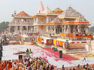 Ayodhya Ram Mandir : अयोध्येत भाविकांच्या संख्येत वाढ : श्रीराममंदिराला आतापर्यंत ५०० कोटी रुपयांच्या देणग्या प्राप्त