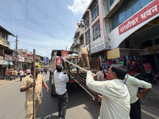 बिनखांबी गणेश मंदिर ते महाद्वार चौक परिसरात महापालिकेची अतिक्रमण निर्मूलन कारवाई !