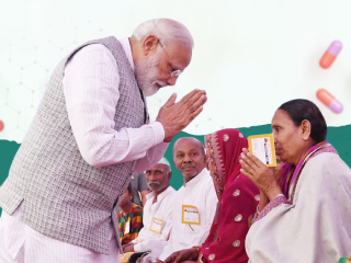 गेल्या १२ वर्षांत आरोग्यसेवा लोकांना परवडेल आणि सहज उपलब्ध होईल यांसाठी महत्त्वपूर्ण कार्य ! – PM Modi