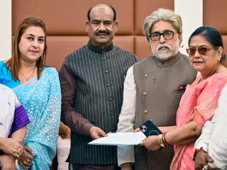 TMC Split : तृणमूल काँग्रेसच्या २० लोकसभा खासदारांचा ‘नॅशनलिस्ट सिटिझन्स पार्टी ऑफ इंडिया’मध्ये विलीनीकरणाचा निर्णय !