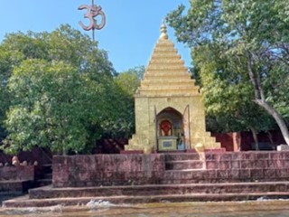महाबळेश्वर येथील हनुमान मंदिराचा मार्ग ‘द क्लब’ व्यवस्थापनाकडून खुला