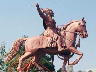 काँग्रेसशासित तेलंगाणामध्ये मध्यरात्री हटवला छत्रपती शिवाजी महाराजांचा पुतळा !