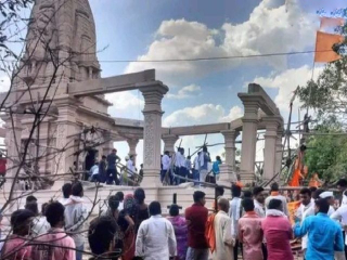 परभणीत मंदिराचे छत कोसळले; ७ भाविकांचा मृत्यू ! 