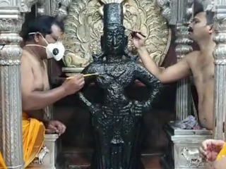 खेळ मांडियेला मूर्तीलेपनाचा…!